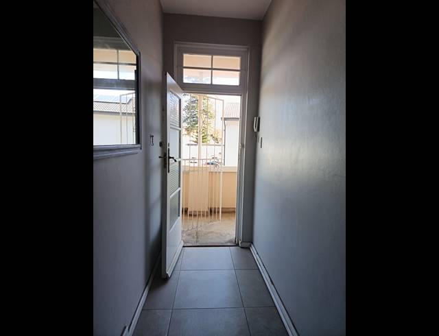 2 BEDROOM FLAT FOR SALE IN GQEBERHA CENTRAL